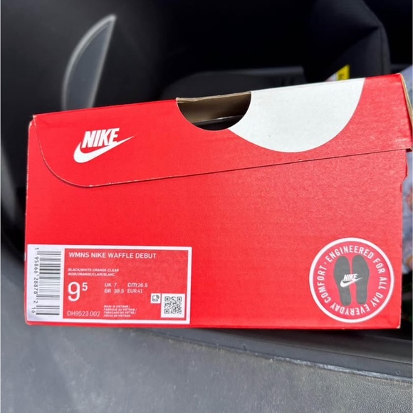 Nike Waffle Debut - Black & White - Picture 4 of 4